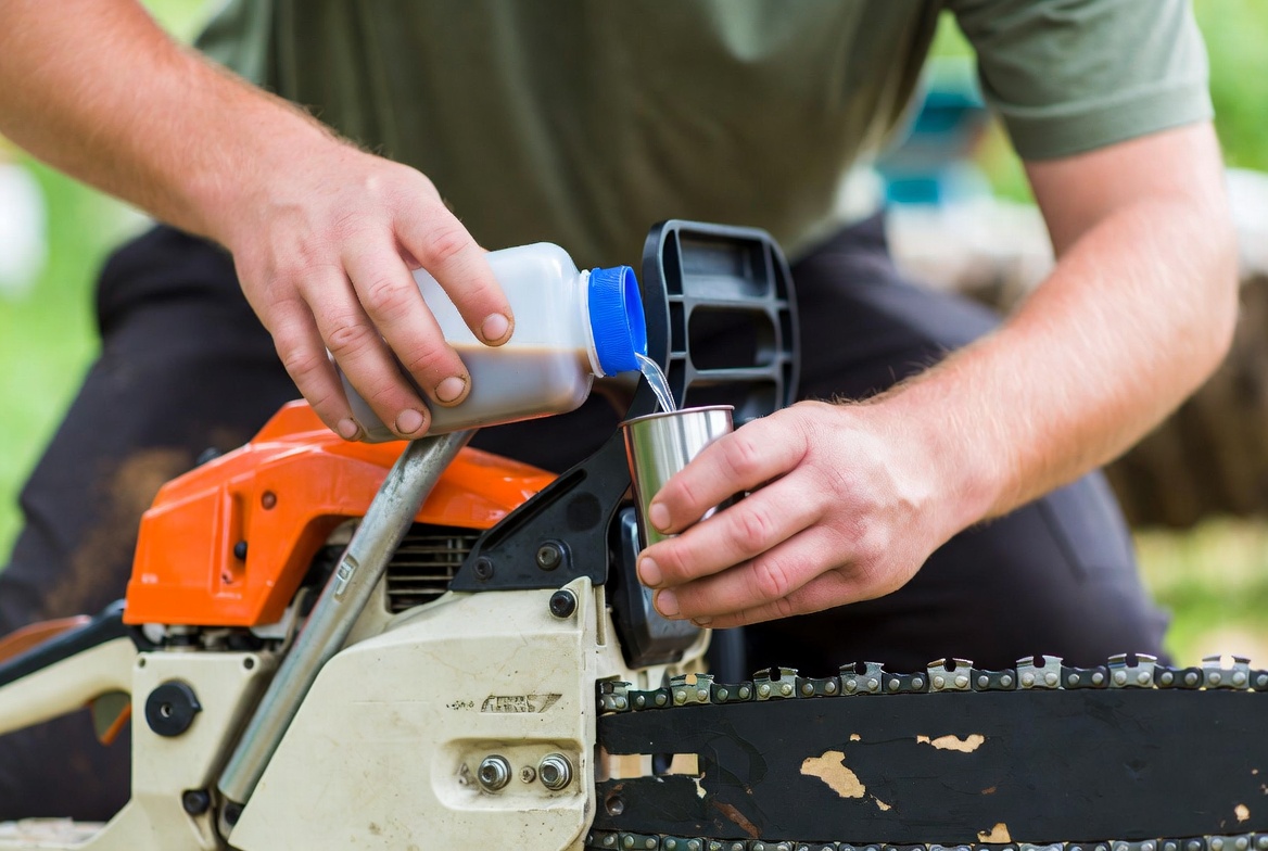 Mantenimiento de motosierra: mezcla de carburante - DIMAJARDIN
